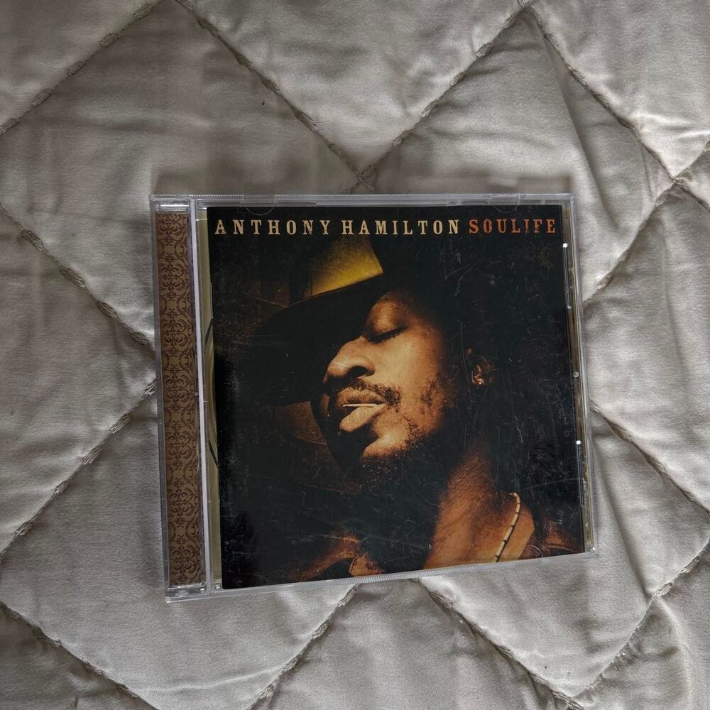 Unbranded Black and Gold Cds-and-vinyl